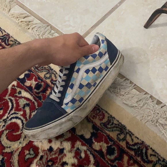 Vans - Picture 2 of 6